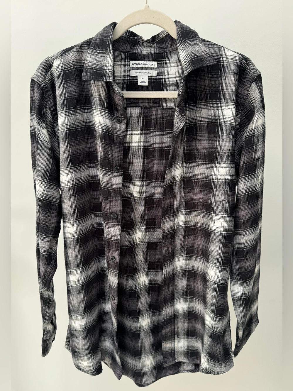 Amazon Essentials Classic Black and White Plaid Button Down Flannel Shirt, XS